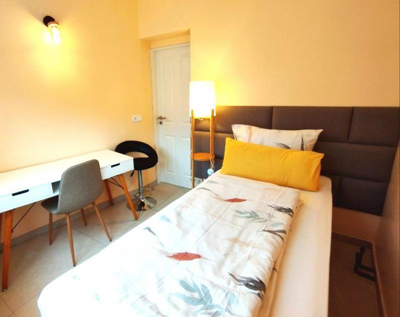 River View Near Frankfurt -- 3 Zimmer -- 4 Betten Und 1 Groesse Schlafcouch Hainburg Bagian luar foto